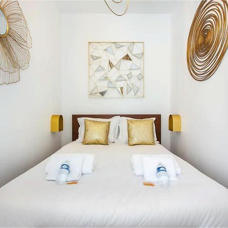 Cmg Place De Clichy - Metro Europe Apartment Paris Luaran gambar